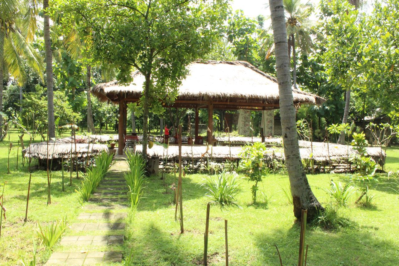 Gondang Beach Hotel Gili Trawangan Exterior photo